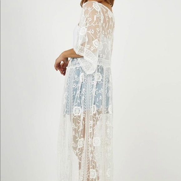 Sweet Lace Kimono - Picture 3 of 5